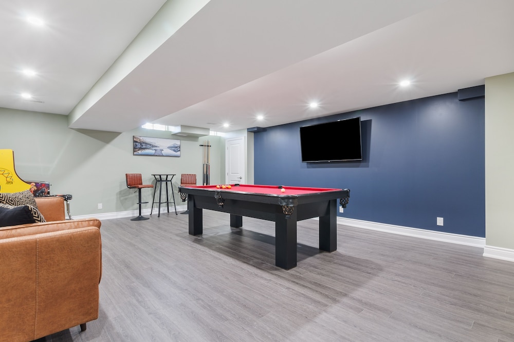 Superior Townhome, 3 Bedrooms (40 Snowbridge - No Pets Allowed) photo 3