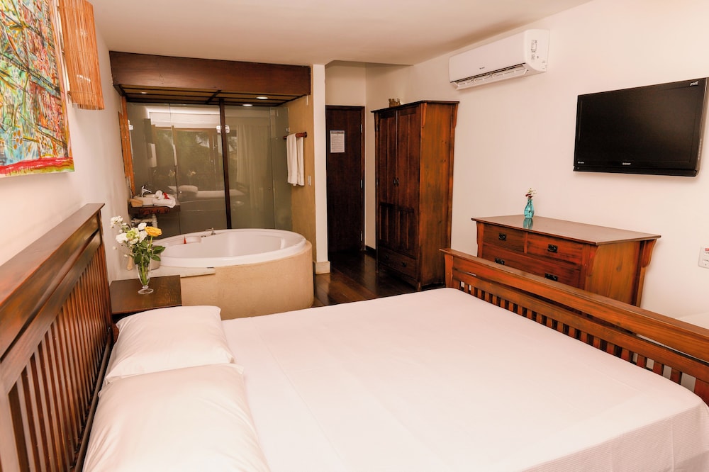 Suite with Hot Tub