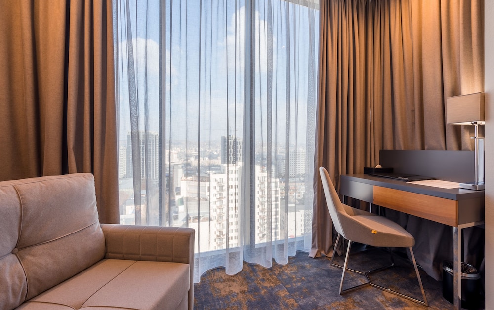 Premium Double Room, 1 Queen Bed, City View - Photo 8