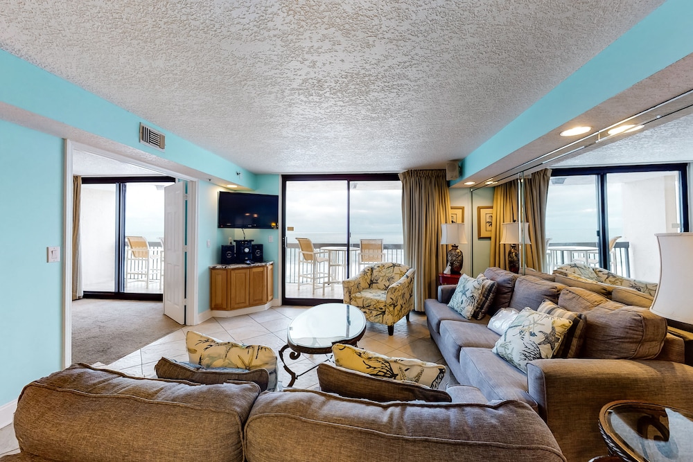 Condo, 3 Bedrooms (Sea View)