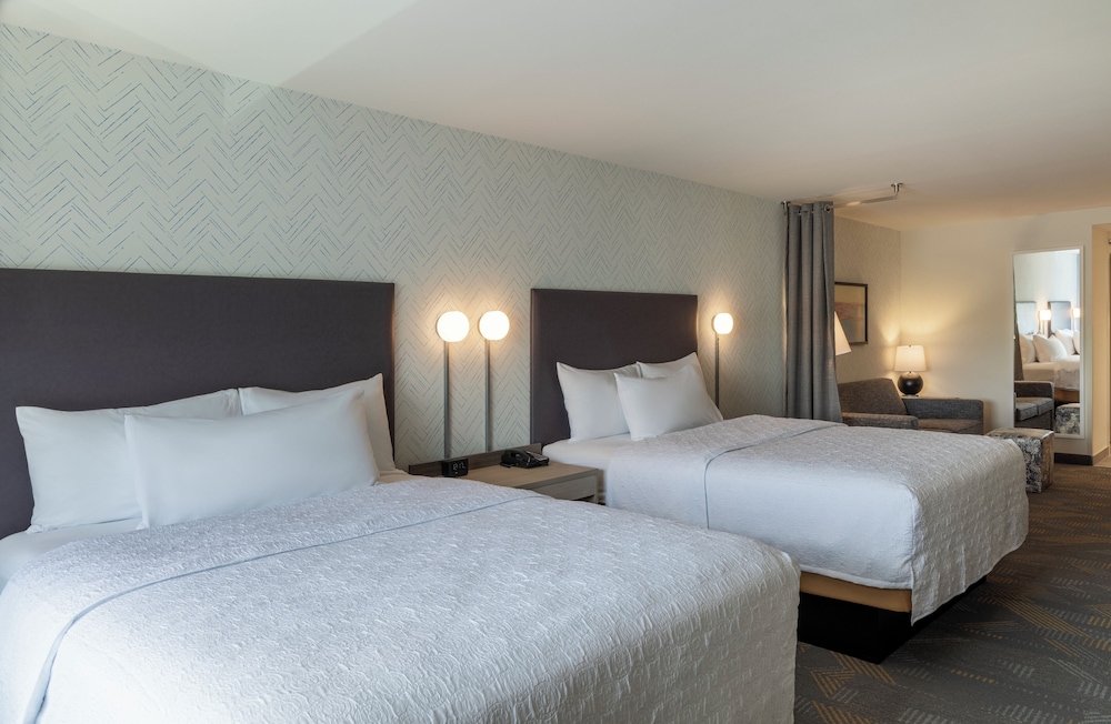 Studio Suite, 2 Queen Beds, Accessible, Bathtub - Photo 1