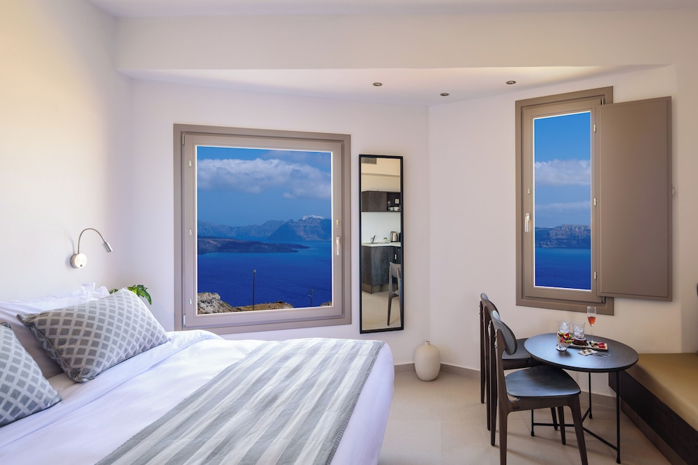 Junior Suite with Hot Tub and Caldera View - Photo 1