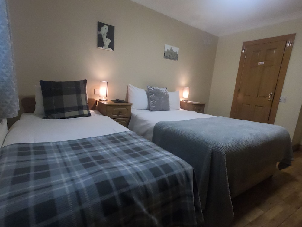 Double or Twin Room photo 3