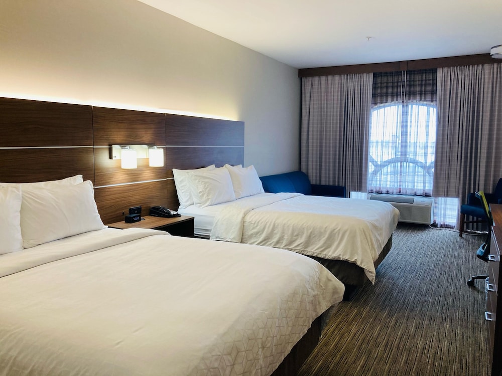 Suite, Multiple Beds photo 1
