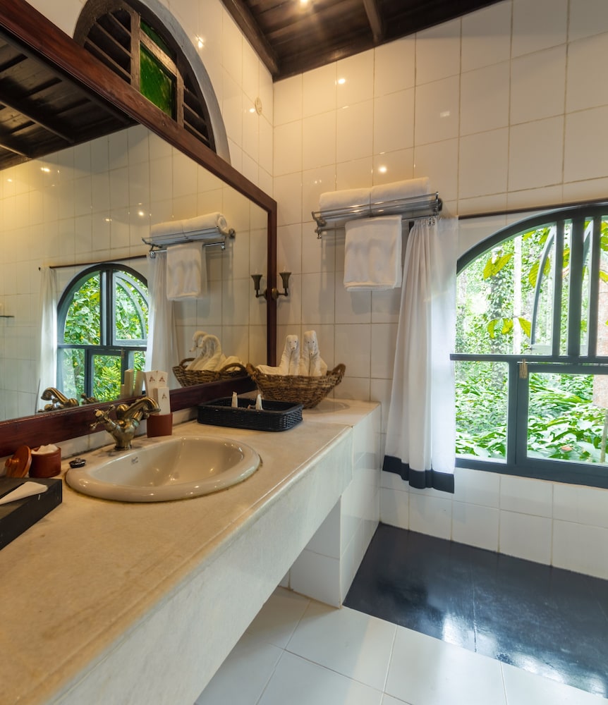 Elegant Cottage - Photo 18