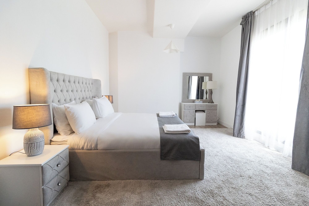 Comfort Apartment, 2 Bedrooms, Balcony, Marina View photo 3