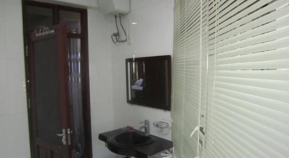 Deluxe Suite, 1 King Bed, Balcony, City View