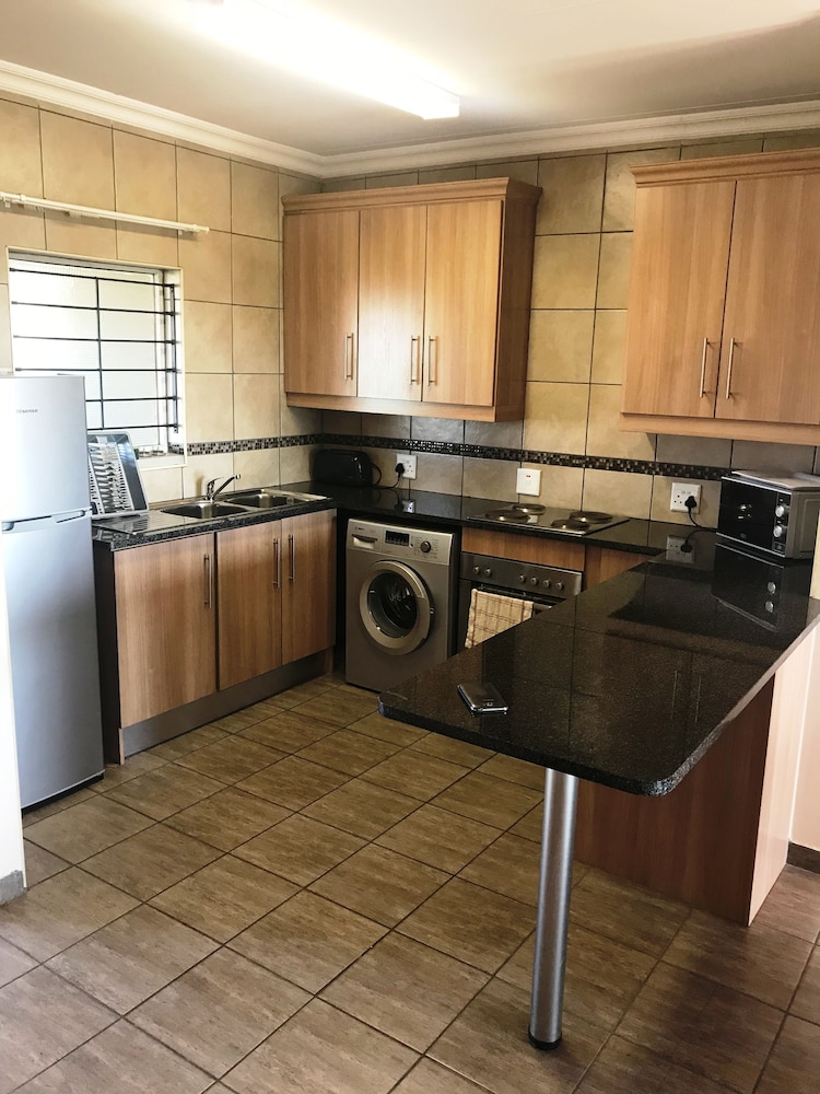 Classic Apartment, 2 Bedrooms, Non Smoking, Garden View photo 2