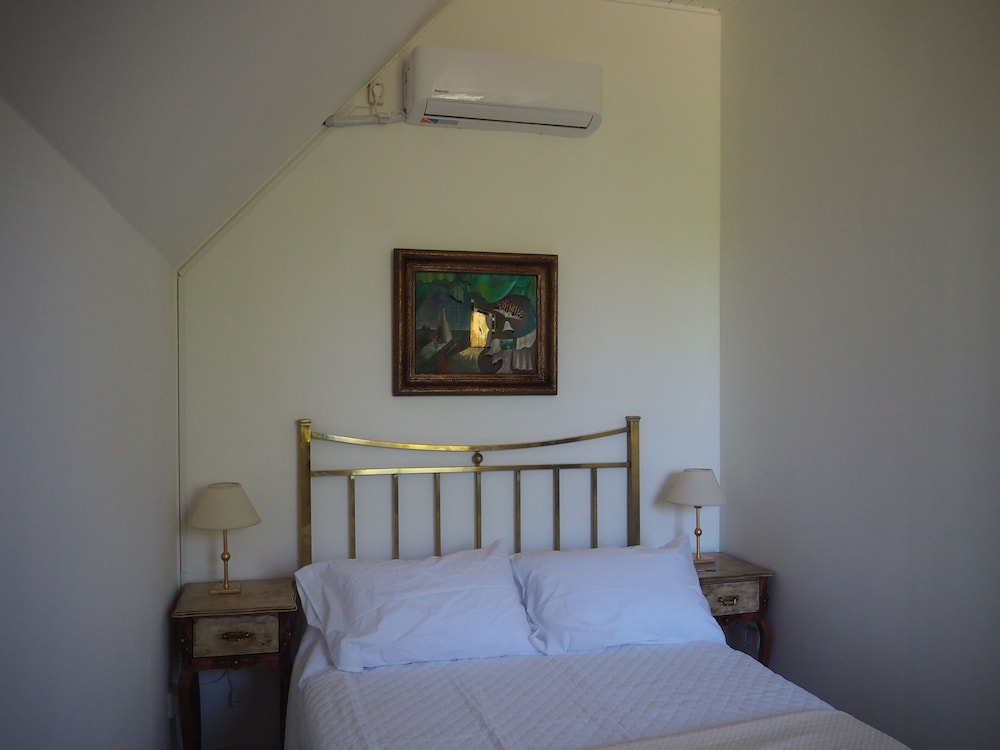 Standard Room, 1 Queen Bed, Garden View photo 2