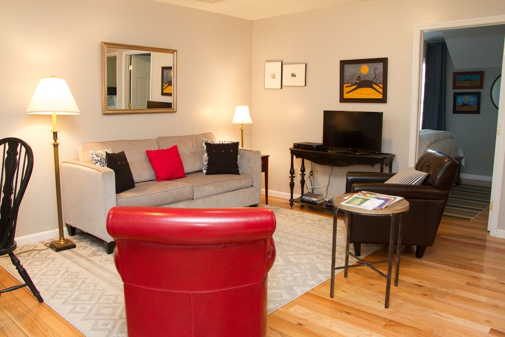 Deluxe Suite, 2 Bedrooms (The Dutchess Suite) photo 2