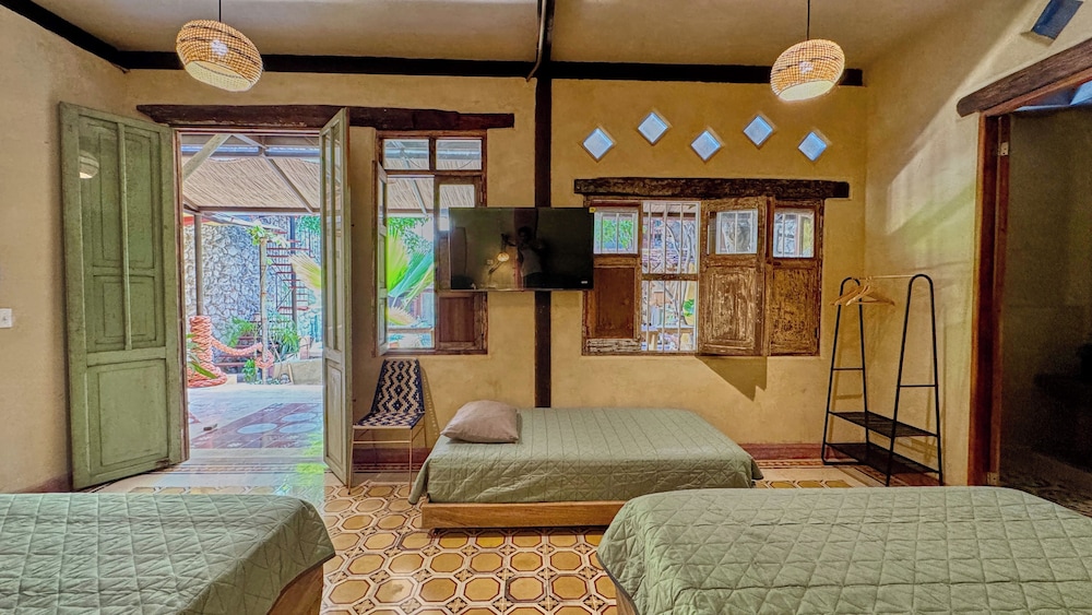 Family Studio Suite, Garden View