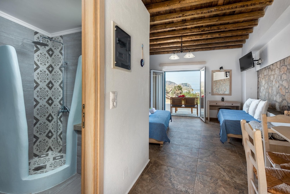 Agnanti Beach Apartments - Anesis photo 3