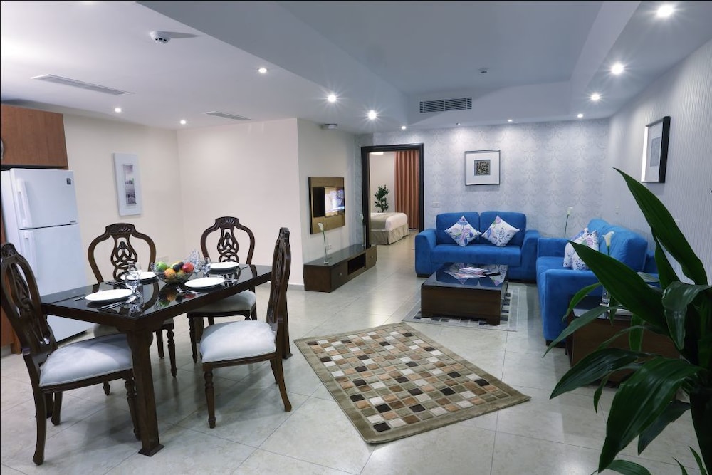 Executive Suite, City View