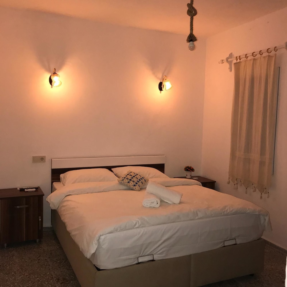 Standard Double Room - Photo 11