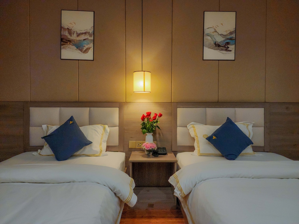 Deluxe Twin Room, Multiple Beds, Non Smoking, Private Bathroom - Photo 1