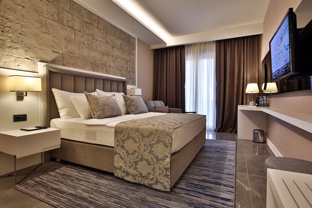 Standard Double Room - Photo 1