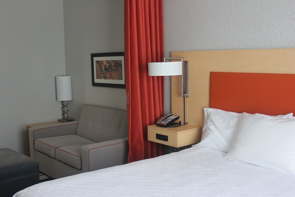Studio, 1 King Bed, Accessible, Bathtub
