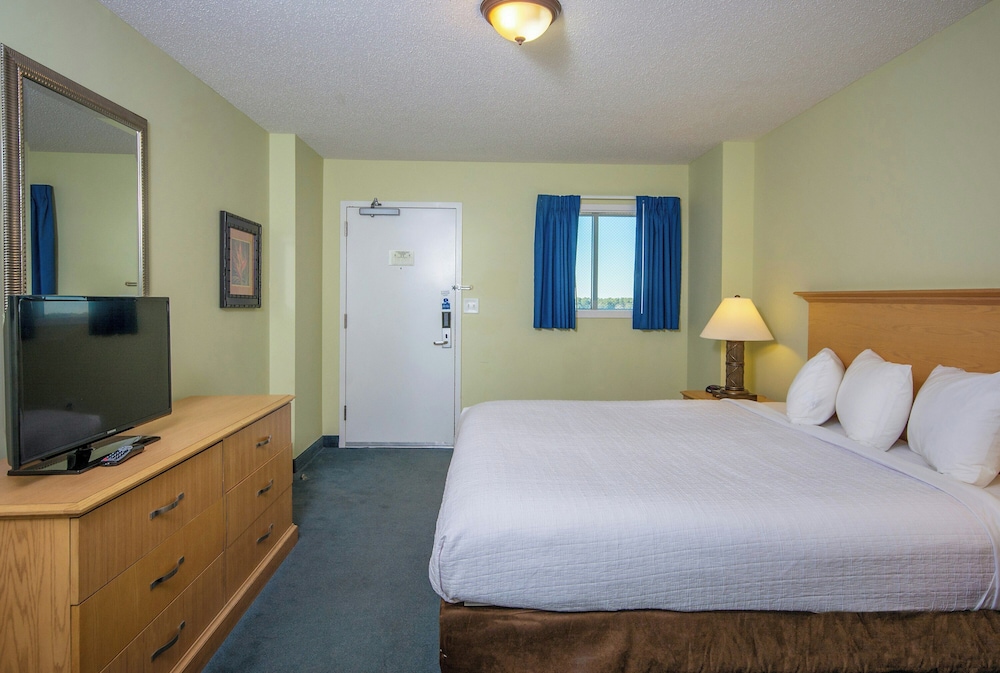 Oceanfront One Bedroom Suite photo 2