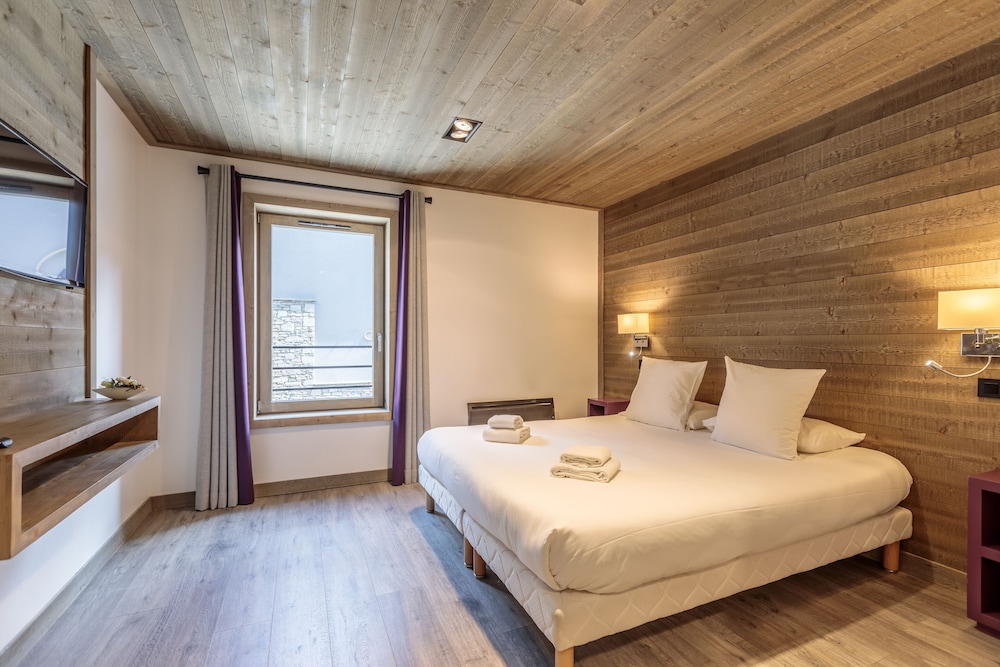 Chambre Supérieure Double ou avec lits jumeaux