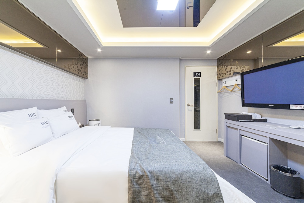Standard Room - Photo 8