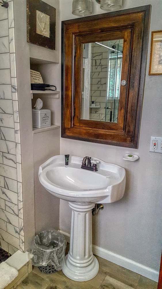 Superior Double Room, 1 Queen Bed, Garden View (Room 9 Gardener's Room) photo 1