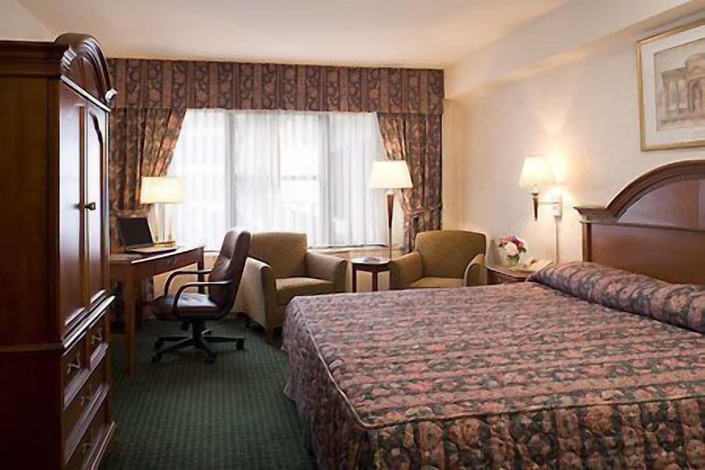Standard Room, 1 King Bed photo 1