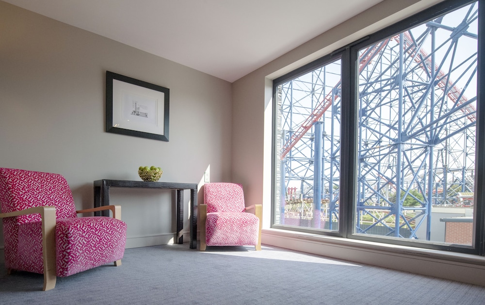 Family Room, Park View (with Bunk Beds)
