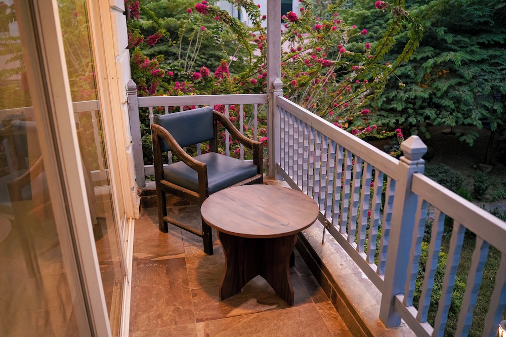 Deluxe Room, Garden View photo 3