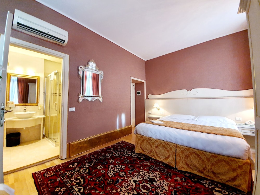 Classic Triple Room photo 2