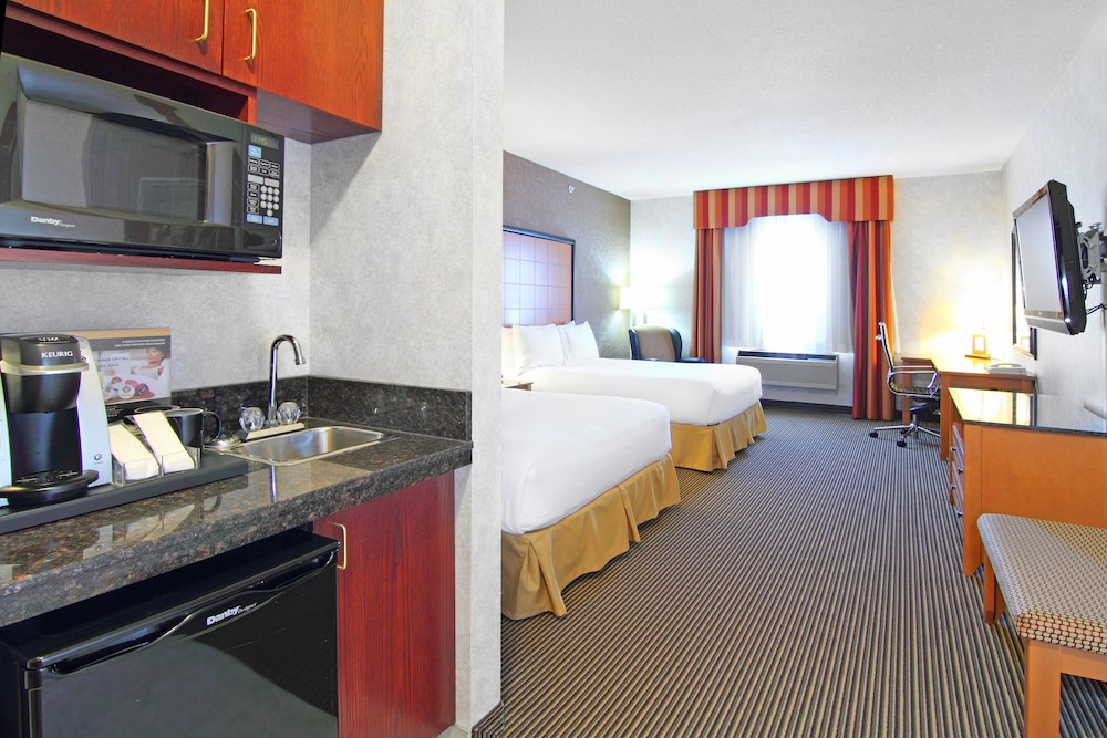 Standard Room, 2 Queen Beds - Photo 2