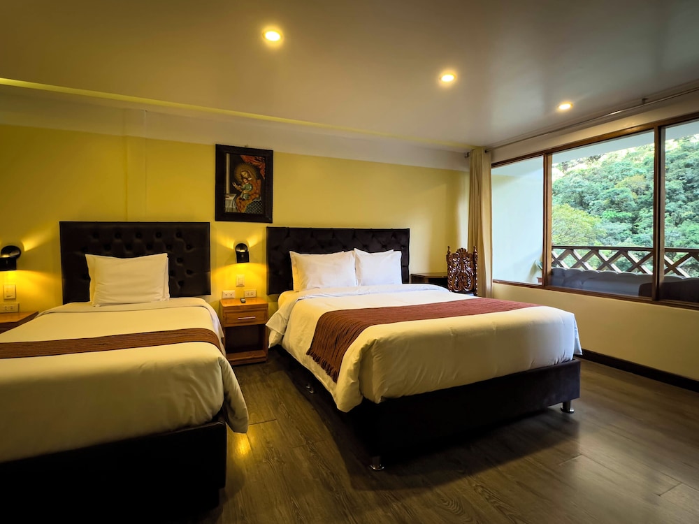 Basic Triple Room, Balcony, Mountain View