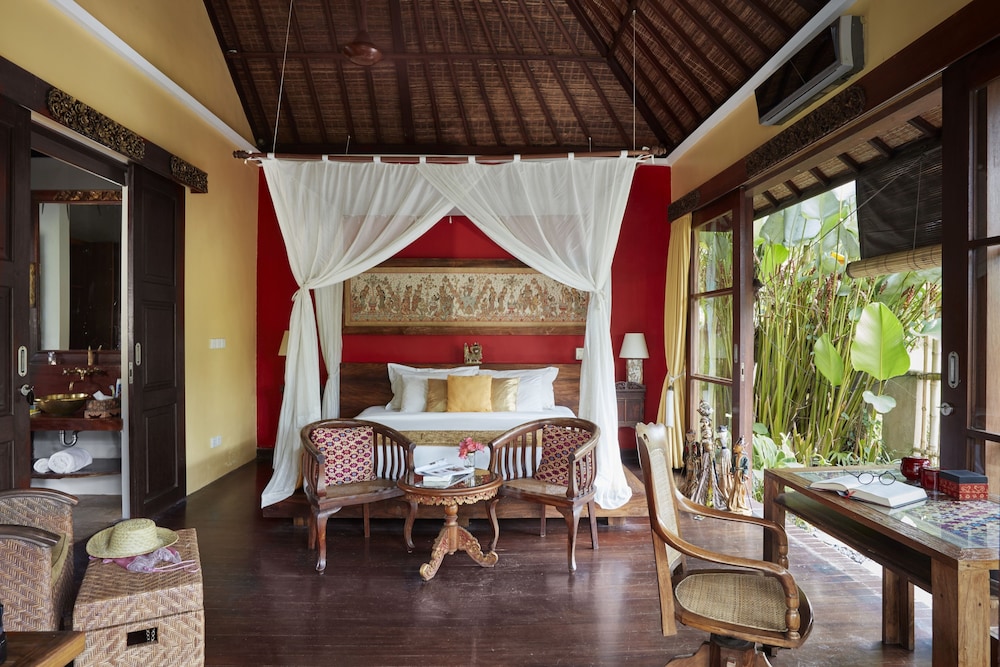 Big Villa with Breakfast Only photo 1