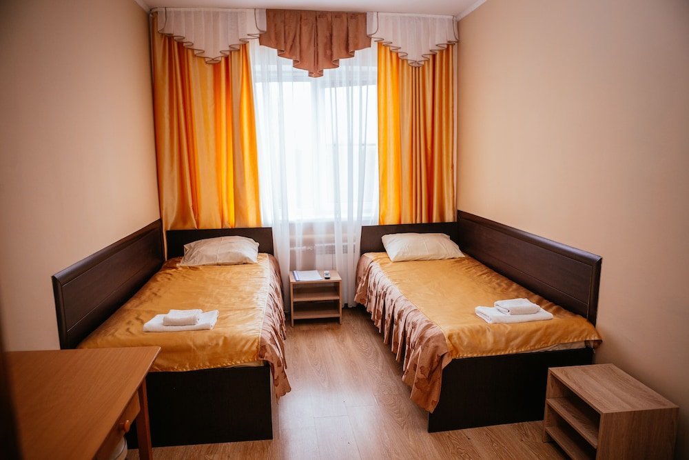 Economy Twin Room, 2 Twin Beds, Non Smoking photo 2