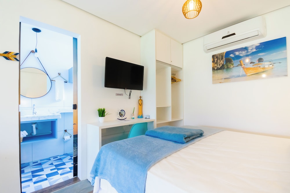 Standard Studio Suite, Balcony, Courtyard View