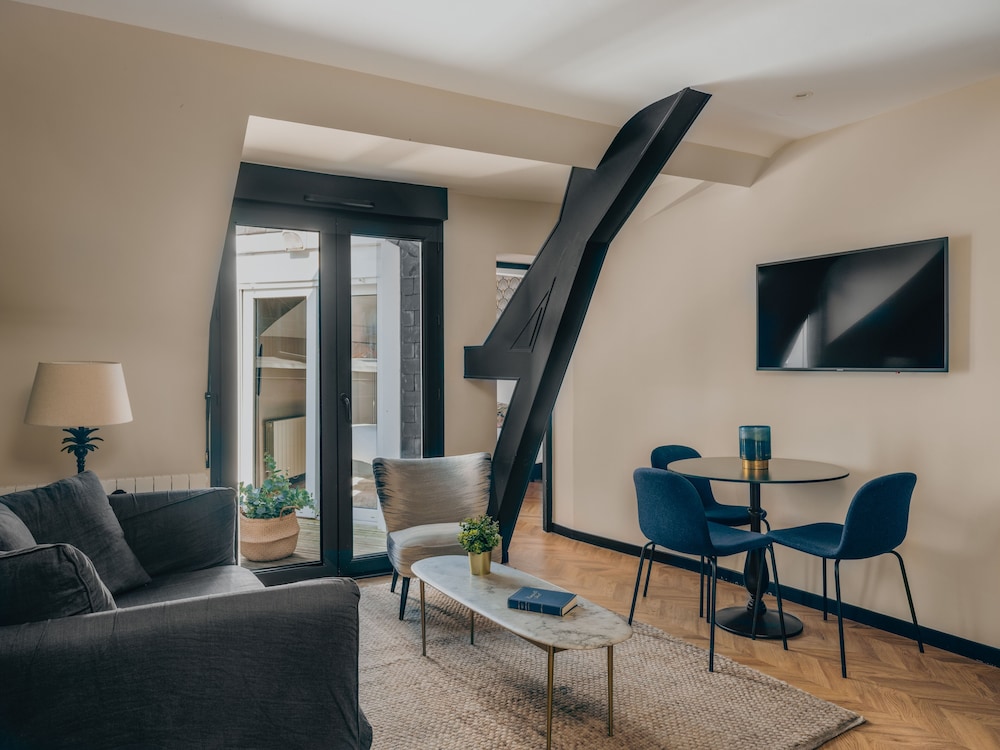 Hortense Two Bedroom Apartment photo 3