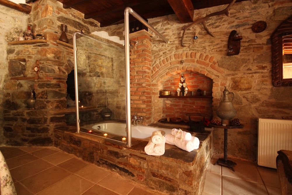 Deluxe Room, Bathtub photo 3
