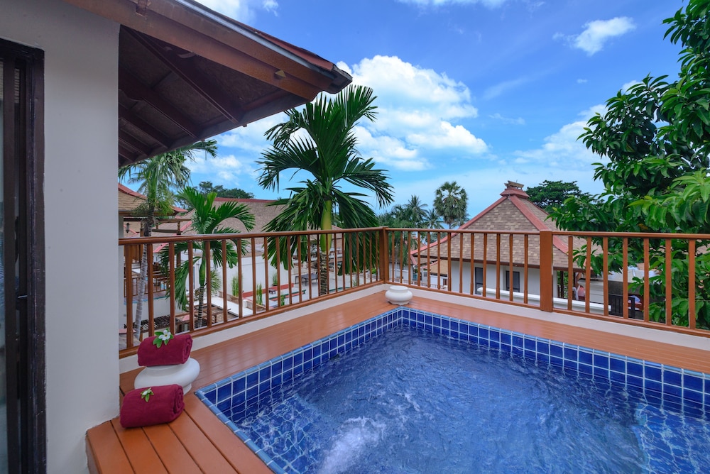 Deluxe Plunge Pool - Photo 6