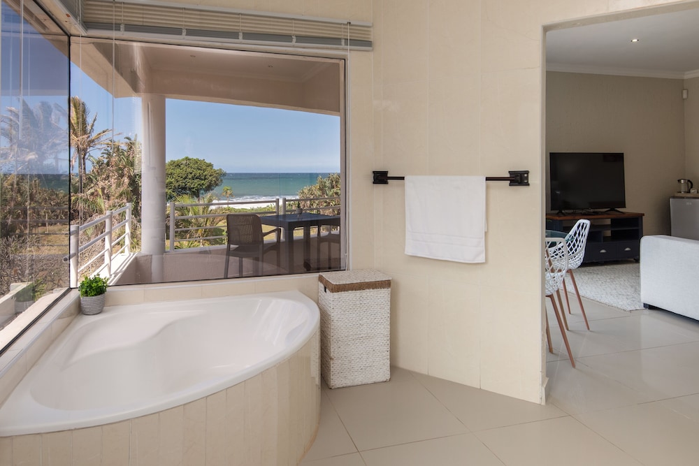 Sunrise Suite - Photo 2