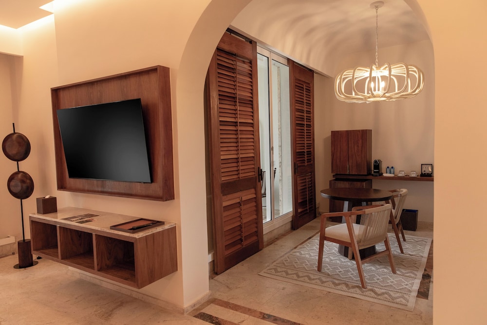 Luxury Suite Ocean Front King with Private Pool & Outdoor Shower Diamond Club - Photo 5
