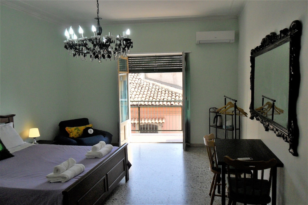 Standard Double Room, Shared Bathroom, City View