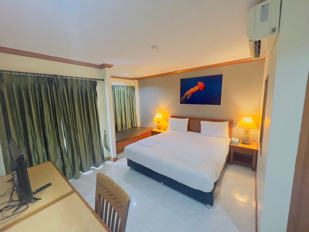 Deluxe Double Room - Photo 14