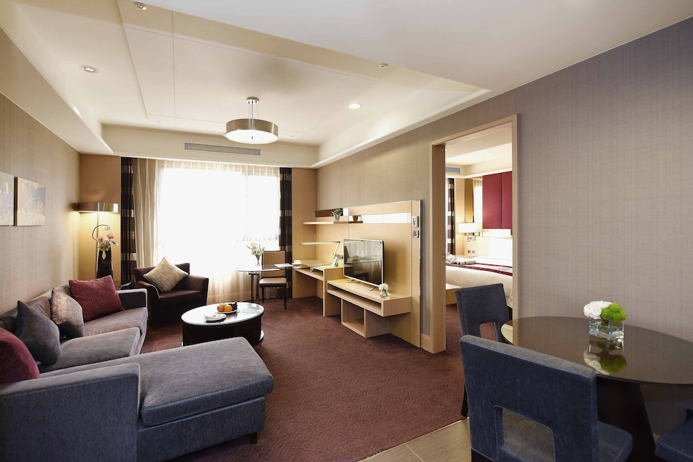 Executive Suite, 1 Double or 2 Twin Beds - Photo 3