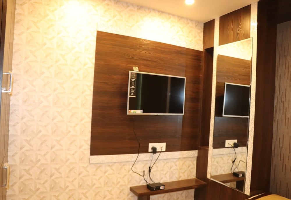 Executive Room - Photo 8