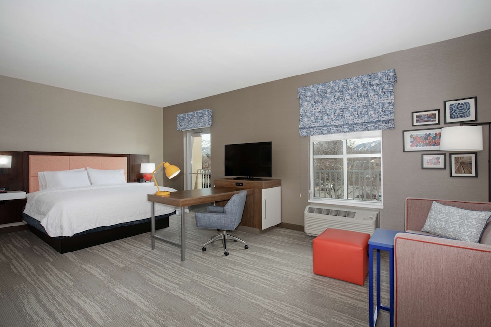 Studio, 1 King Bed, Balcony