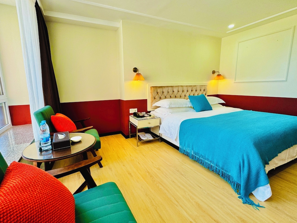 Comfort Single Room, City View
