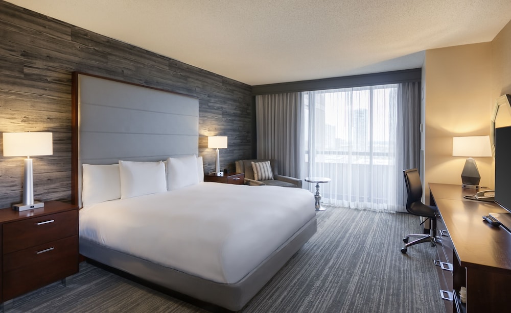 Suite, 1 King Bed, Non Smoking - Photo 2