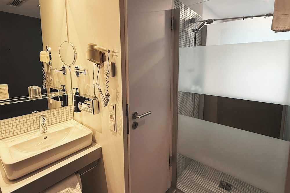 Standard Room - Photo 11
