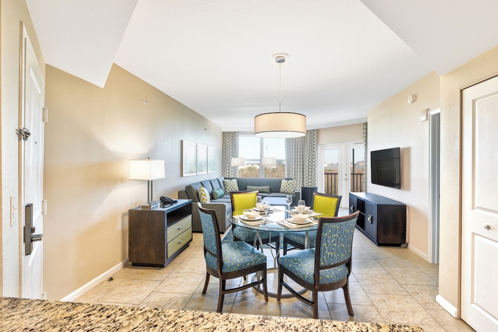 Deluxe Two Bedroom Suite, Pool View - Photo 12