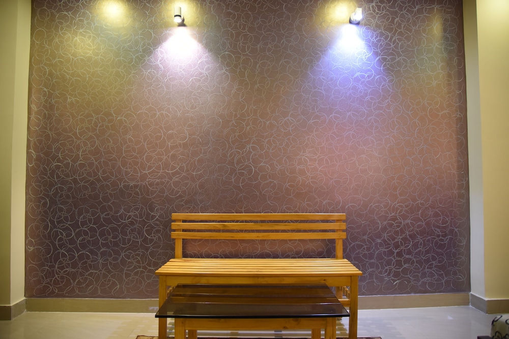 Deluxe Room - Photo 5