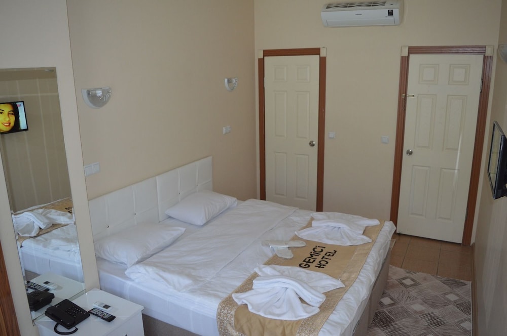 Standard Double or Twin Room, City View photo 3